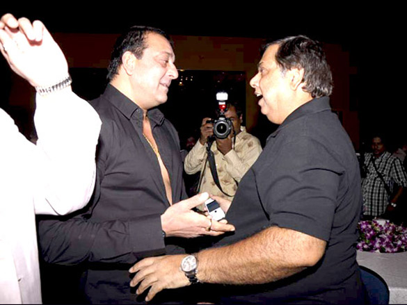 srk sanjay dutt and many others at rajiv shuklas bash 6