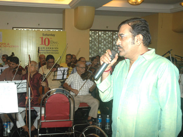 rehearsals for the music heals 2011 with 100 live musicians 6