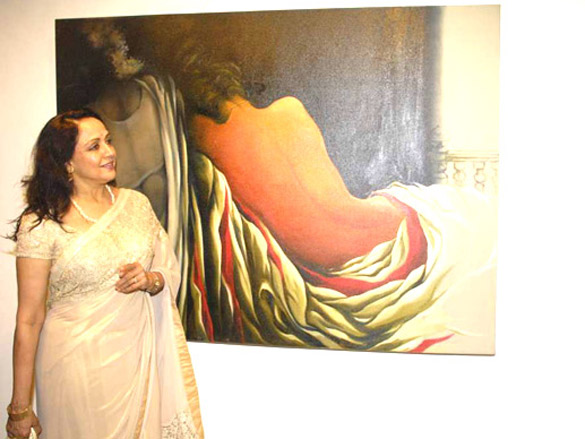 hema malini at sudip roys art exhibition 9