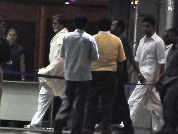 big b and abhishek snapped after aishwarya delivers baby girl 7
