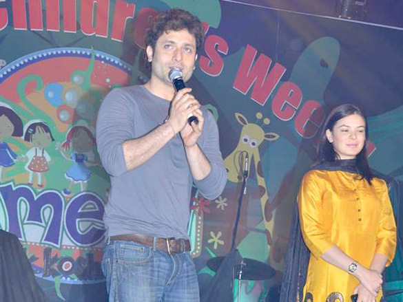 shiney and urvashi at manali jagtaps umeed show for children 6