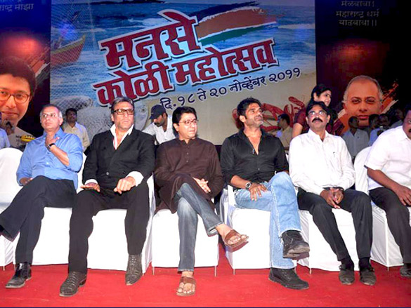 jeetendra suniel shetty and sonu nigam at mns koli festival 4