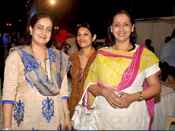 jeetendra suniel shetty and sonu nigam at mns koli festival 8
