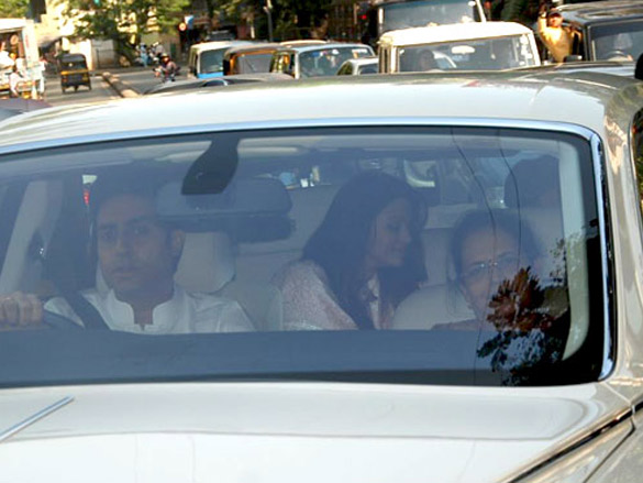 aishwarya leaves for home with her baby 2