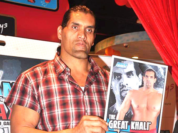 the great khali launches the topps slam attax trading card game 5