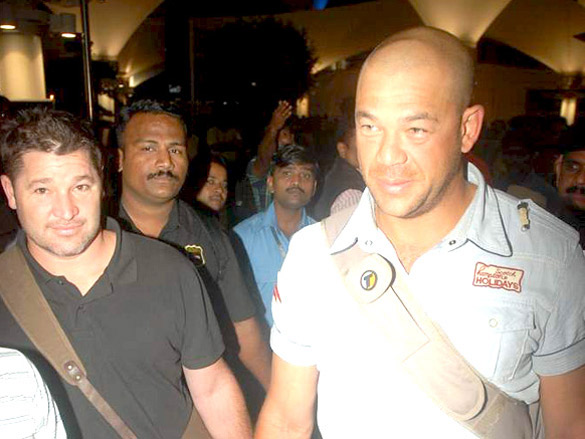 andrew symonds snapped at airport 5