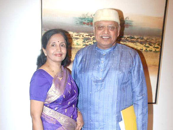 ananya banerjee at prafulla dhanukars art event 6