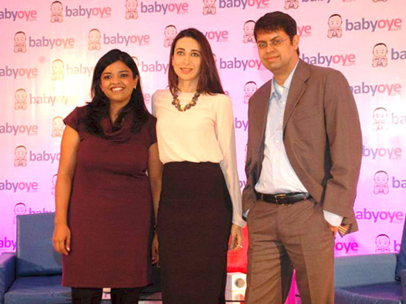 karisma kapoor at babyoye com online store for baby products 3