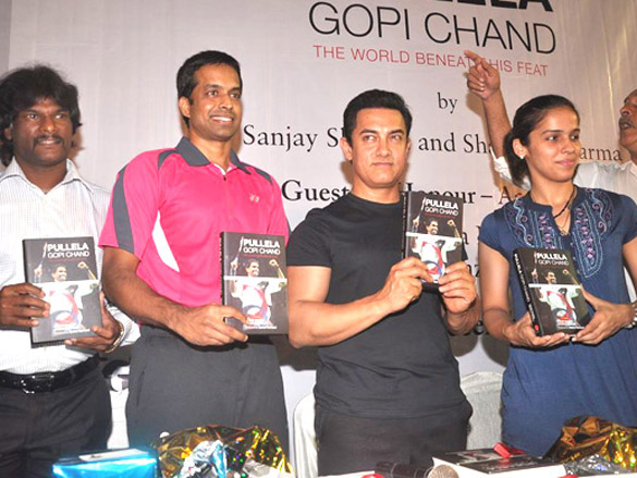 aamir khan unveils a book on pullela gopi chand 2