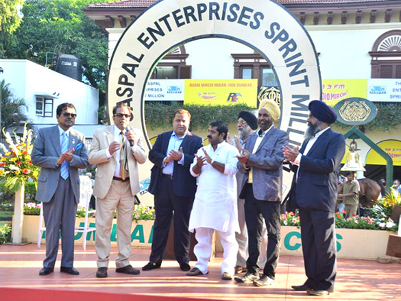 dharmendra and sameera reddy snapped at the race course 2
