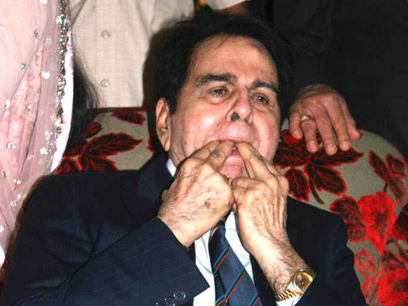 celebs grace dilip kumars birthday celebrations 23