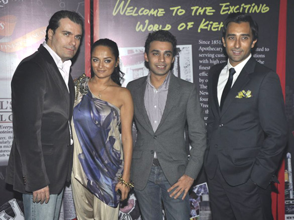 shazahn padamsee and socialites at the launch of kiehls india 3