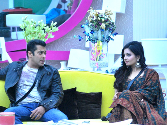 salman khan enters bigg boss house 5