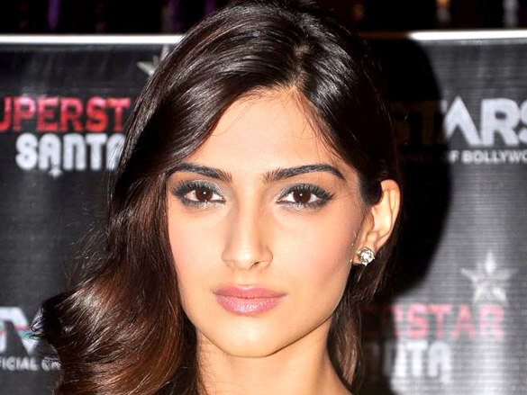 sonam kapoor at utv stars superstar santa photo shoot 8