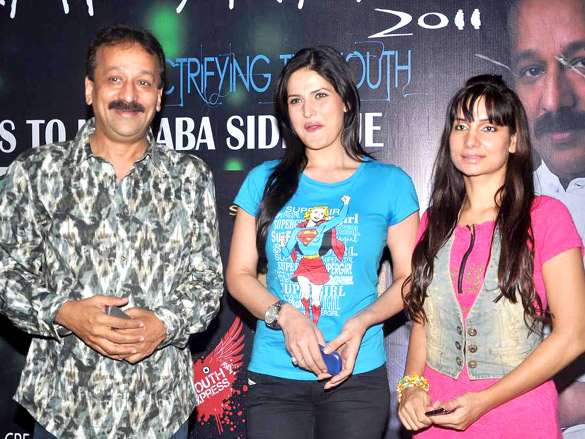 zarine khan at mmk college festival 2011 3