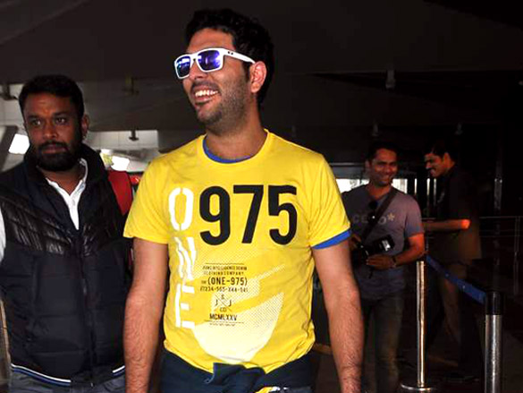 yuvraj singhs cool casual look snapped at domestic airport 5