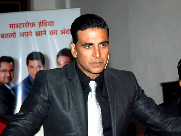 akshay at the grand finale of master chef india 2 5