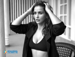 Celeb Wallpapers Of Aisha Sharma