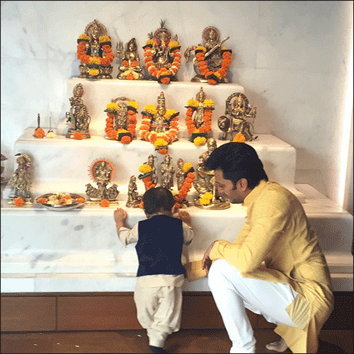 Check out: Riteish Deshmukh’s son Riaan seeks blessing this Diwali