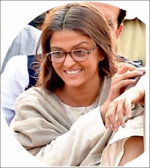 Check out: Aishwarya Rai Bachchan shoots in Red Fort, Delhi for Sarbjit