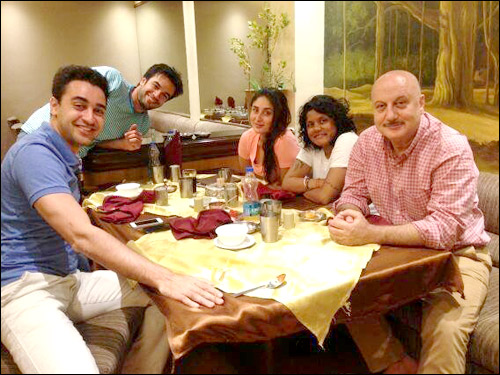 Check out: Imran, Kareena in Gujarat