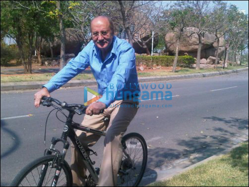Check out: Anupam Kher on the sets of Buddha In A Traffic Jam