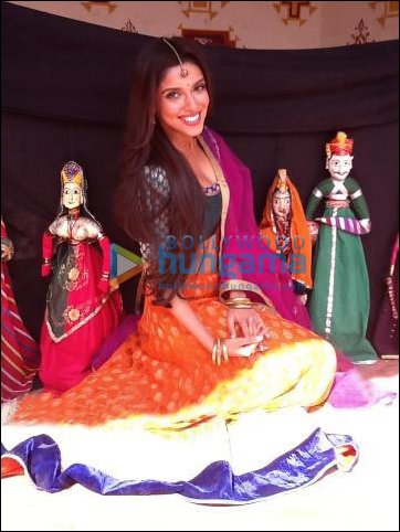 Asin on sets of Bol Bachchan in Jaipur