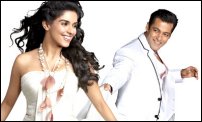 For Salman, ‘sabse favourite kaun’ between Asin and Zarine?