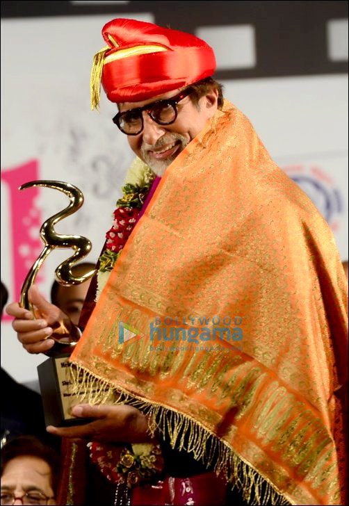 Big B honoured with Hridaynath Mangeshkar award