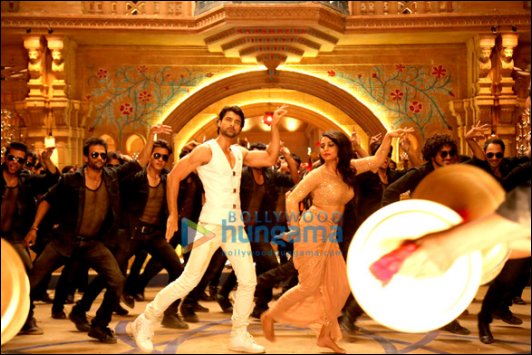 Check out: Mahie Gill does an item number in Ganesh Acharya’s Hey Bro