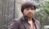 Himesh plans to invite Big B for a mega party; his Radio clashes with Paa