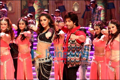 Check out: Nargis and Shahid’s item number