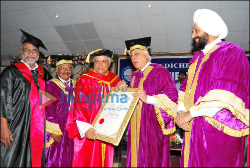 Javed Akhtar gets doctorate; will also make his directorial debut in 2011