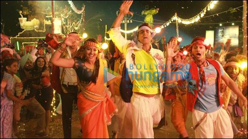 Check Out: Akshay, Sonakshi & Shreyas in Joker