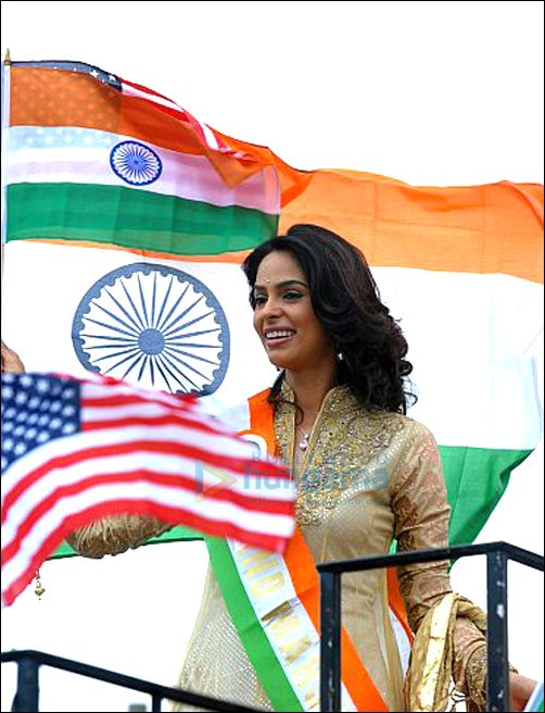 Mallika leads India Day parade in New Jersey