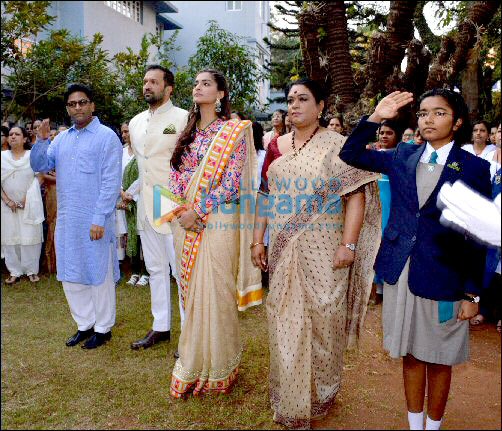 check out sonam kapoor visits neerja bhanots school 2