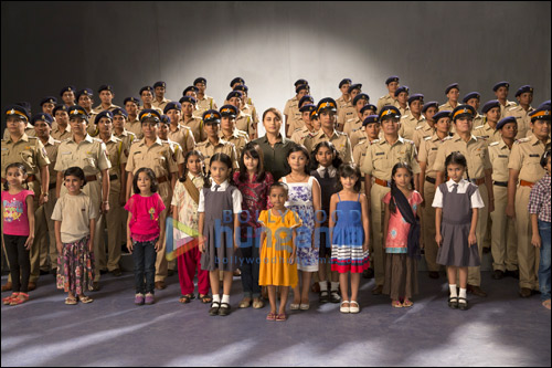 Rani Mukerji sings national anthem with lady police officers