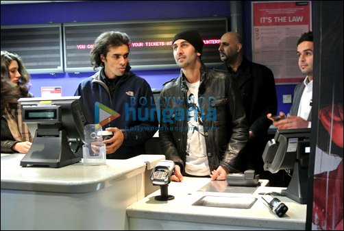 Check out: Fans in London go crazy for Ranbir Kapoor
