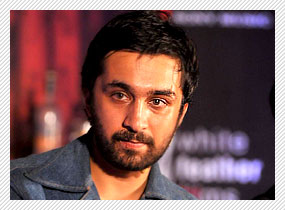 “Sanjay Gupta makes his men look stylish like Yash Chopra made his actresses look beautiful” – Siddhant Kapoor