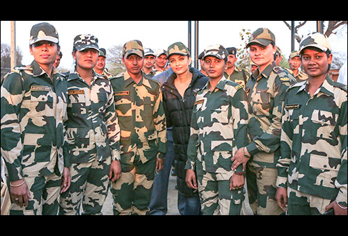 check out aishwarya rai bachchan spends time with bsf soldiers 2
