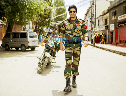 Check out: SRK as army officer in Yash Chopra’s film