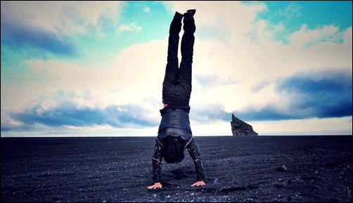 Check out: Shah Rukh Khan does the perfect hand stand