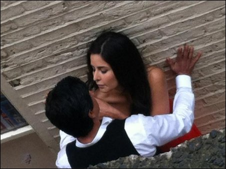 SRK- Kat shoot romantic scenes in London