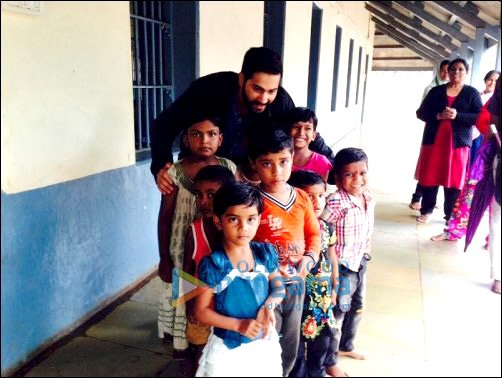 Check out: Varun Dhawan meets real life jail inmates for Badlapur