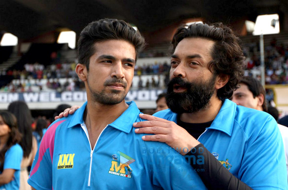 salman khan watches mumbai heroes ccl match 14