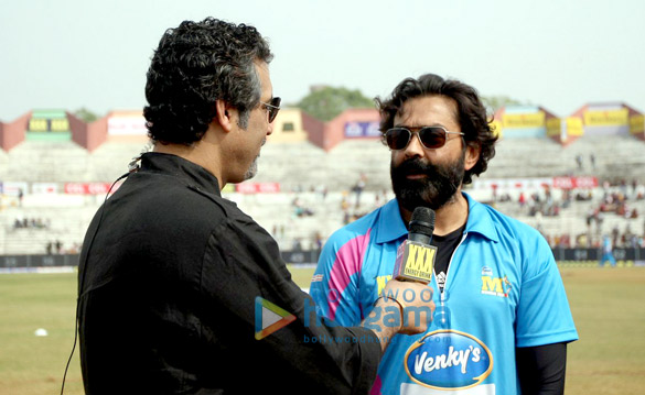 salman khan watches mumbai heroes ccl match 21