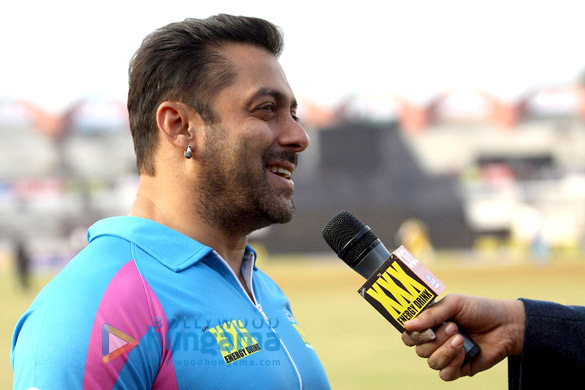 salman khan watches mumbai heroes ccl match 24