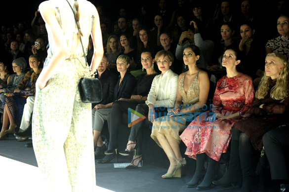 sonam kapoor graces giorgio armani prive show in paris 10