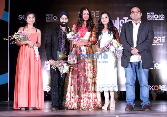 mugdha godse walks the ramp for condom fashion show skore fashionista 3