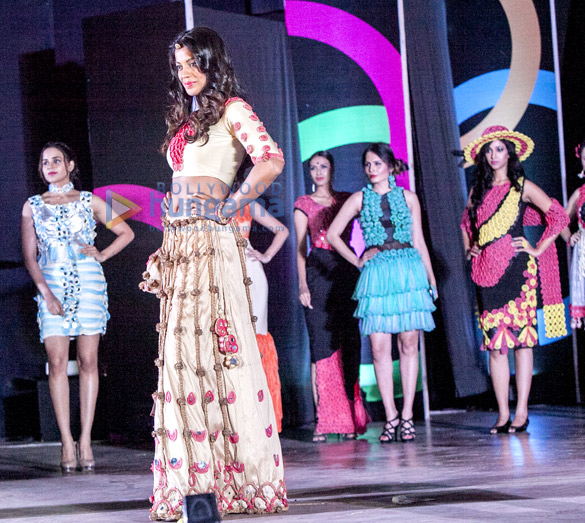 mugdha godse walks the ramp for condom fashion show skore fashionista 5